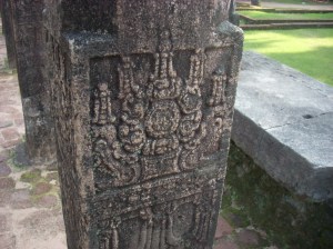 11_ruins_support_carving-1