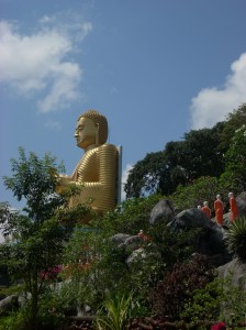 11_temple_cave_towering_buddha_best